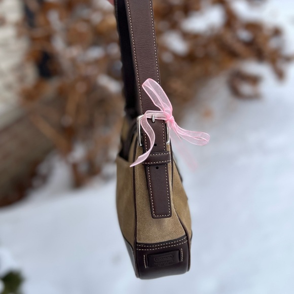 Coach Suede Brown Hamptons Shoulder Bag 🤎 - Picture 6 of 15